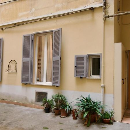 Major Sisters, Holiday Home In The Heart Of Rome Bagian luar foto